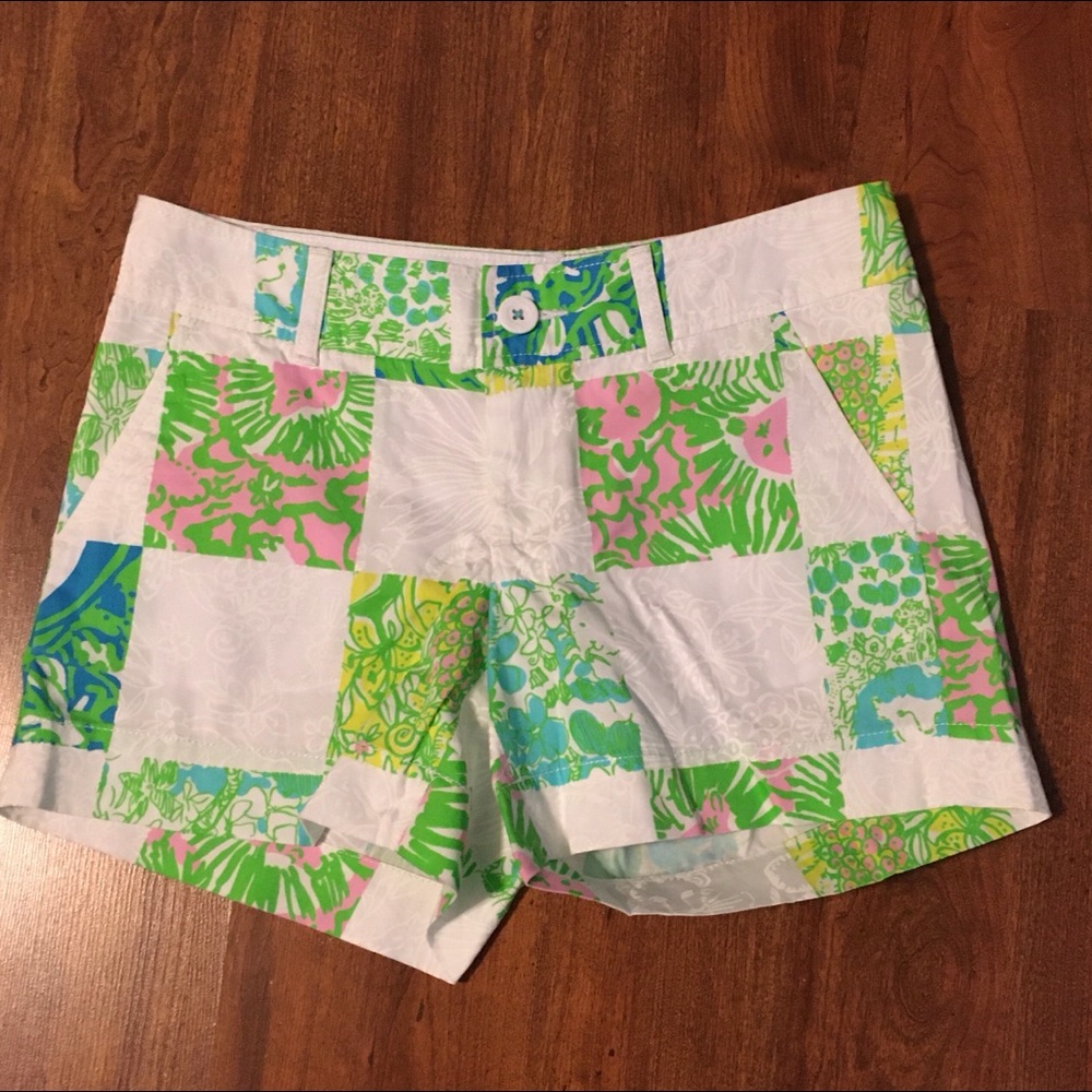 Lilly Pulitzer Callahan Shorts Lioness Patch 2